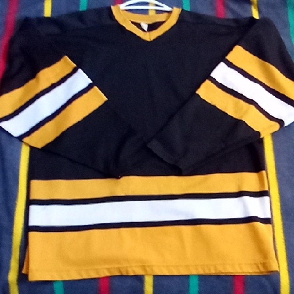 Black and Yellow Striped Long Sleeve Jersey Type Shirt Size XL